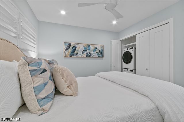658 Broad AVE S J658, Naples, FL 34102