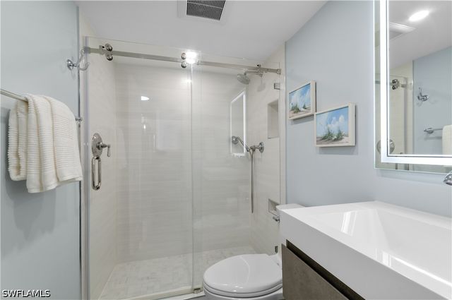 658 Broad AVE S J658, Naples, FL 34102