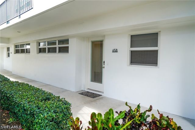 658 Broad AVE S J658, Naples, FL 34102