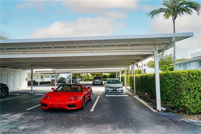 658 Broad AVE S J658, Naples, FL 34102