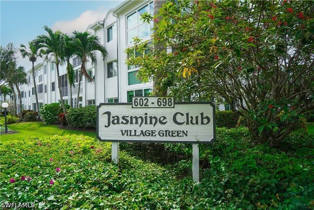 658 Broad AVE S J658, Naples, FL 34102