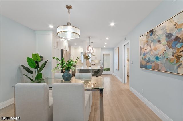658 Broad AVE S J658, Naples, FL 34102