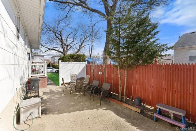 15 Woodlawn Avenue, Valley Stream, NY 11581