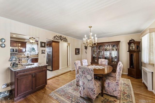 15 Woodlawn Avenue, Valley Stream, NY 11581