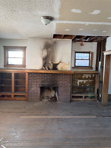 82 W Grand, Highland Park, MI 48203