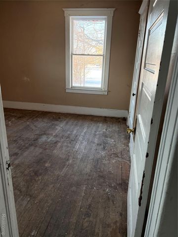 82 W Grand, Highland Park, MI 48203