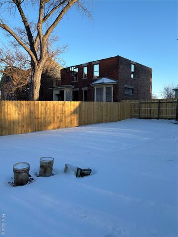 82 W Grand, Highland Park, MI 48203