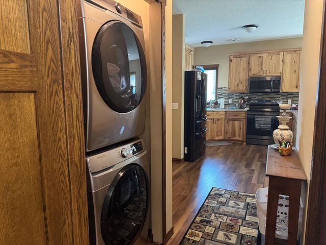 435 Maplewood Court, Isle, MN 56342