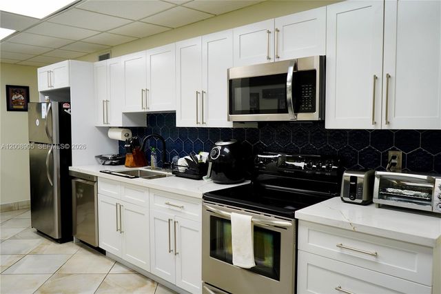 150 Westward Dr 1, Miami Springs, FL 33166