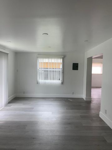 4005 NW 76th Avenue, Coral Springs, FL 33065