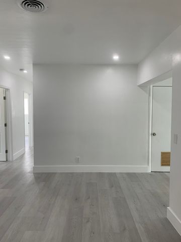4005 NW 76th Avenue, Coral Springs, FL 33065