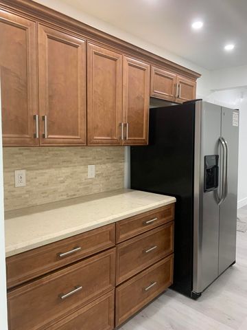 4005 NW 76th Avenue, Coral Springs, FL 33065
