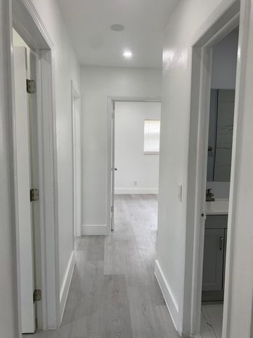4005 NW 76th Avenue, Coral Springs, FL 33065