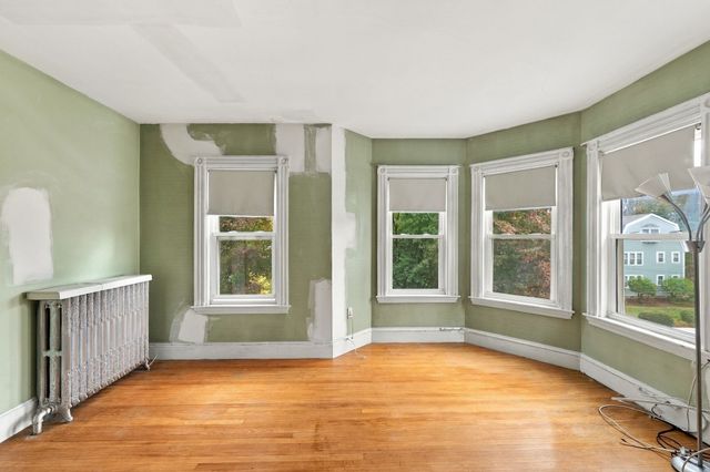 36 Hastings St, Boston, MA 02132