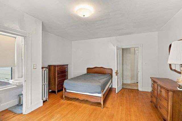 36 Hastings St, Boston, MA 02132