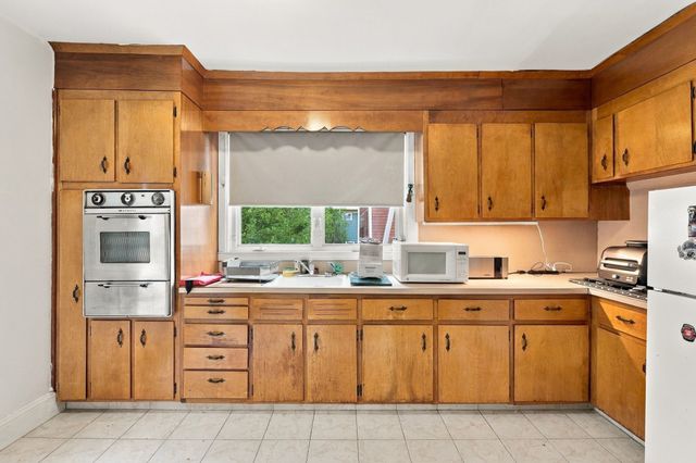 36 Hastings St, Boston, MA 02132