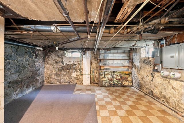 36 Hastings St, Boston, MA 02132
