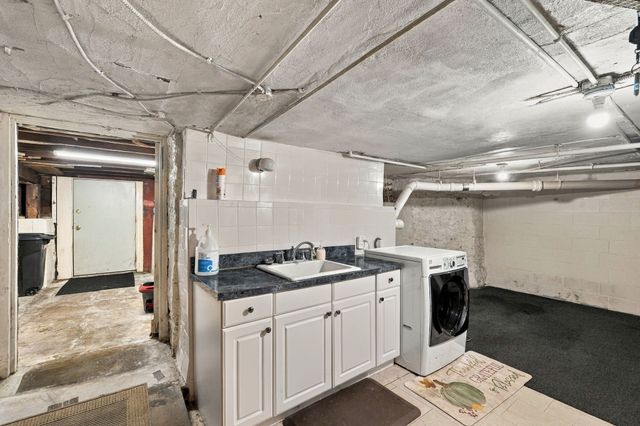 36 Hastings St, Boston, MA 02132