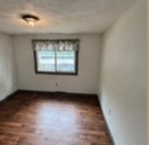 251 Butman Rd, Lowell, MA 01852