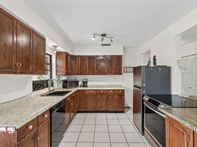 420 CROSSWINDS DRIVE, Palm Harbor, FL 34683