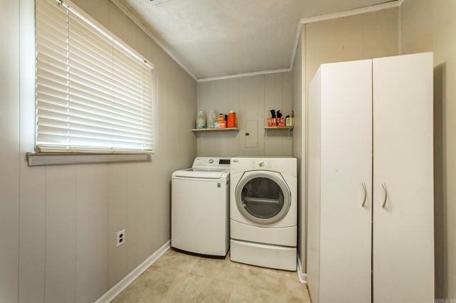 609 Lynnewood Drive, Jacksonville, AR 72076