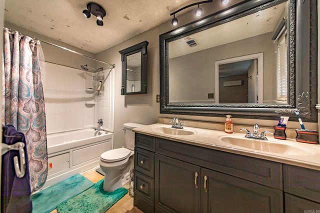 609 Lynnewood Drive, Jacksonville, AR 72076