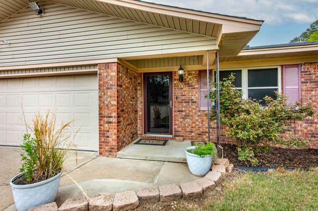 609 Lynnewood Drive, Jacksonville, AR 72076