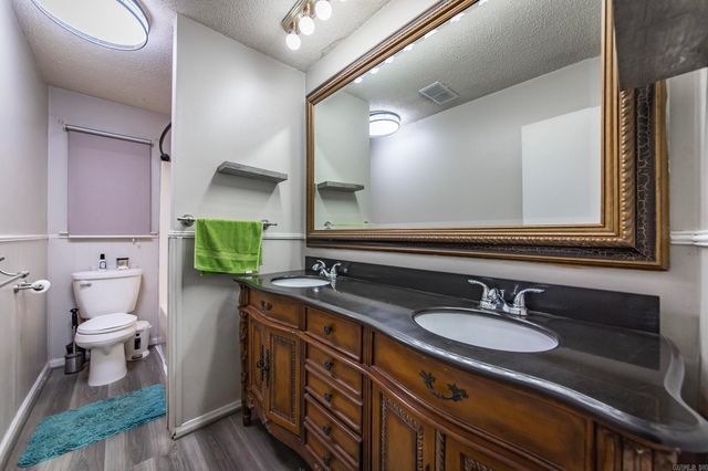 609 Lynnewood Drive, Jacksonville, AR 72076