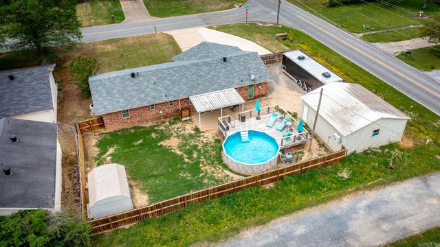 609 Lynnewood Drive, Jacksonville, AR 72076