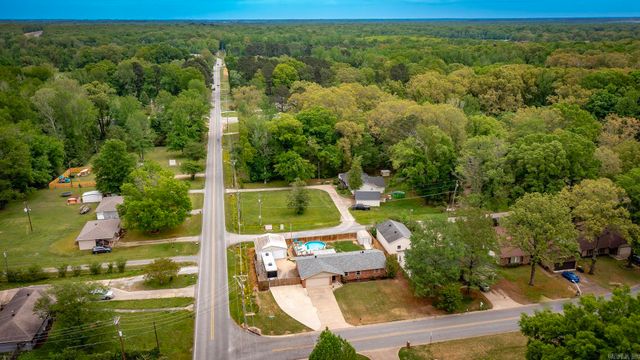 609 Lynnewood Drive, Jacksonville, AR 72076