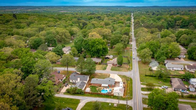 609 Lynnewood Drive, Jacksonville, AR 72076