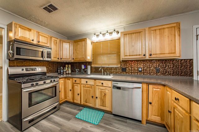 609 Lynnewood Drive, Jacksonville, AR 72076