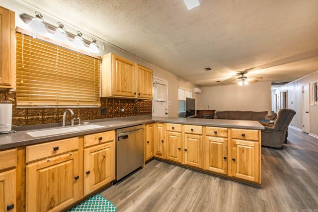 609 Lynnewood Drive, Jacksonville, AR 72076