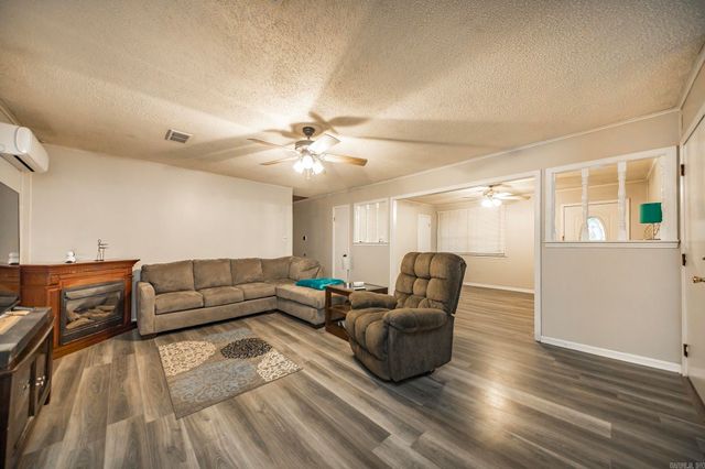 609 Lynnewood Drive, Jacksonville, AR 72076