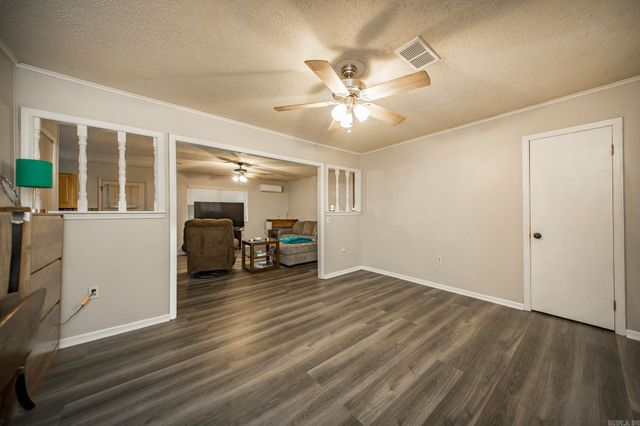 609 Lynnewood Drive, Jacksonville, AR 72076