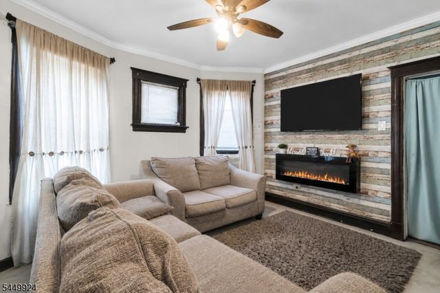 296 N Park St, East Orange City, NJ 07017