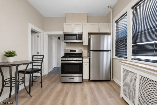 296 N Park St, East Orange City, NJ 07017