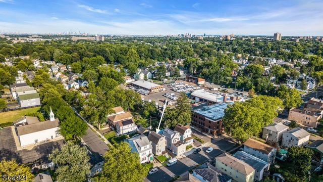 296 N Park St, East Orange City, NJ 07017