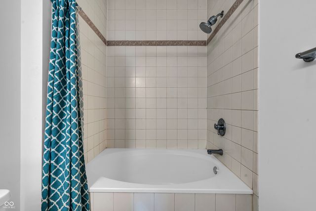 1635 N College Avenue 4, Indianapolis, IN 46202