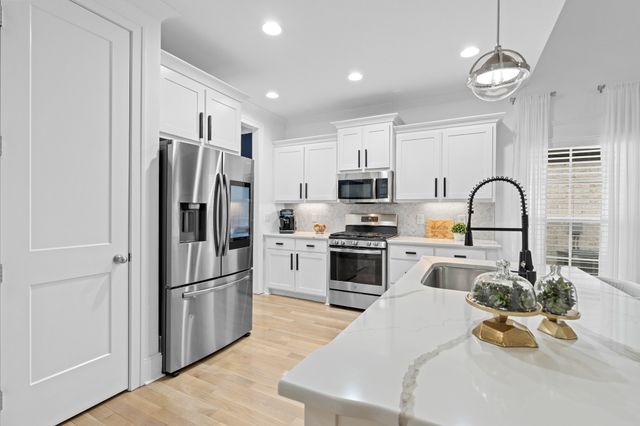 188 Karen Dr, Mount Juliet, TN 37122