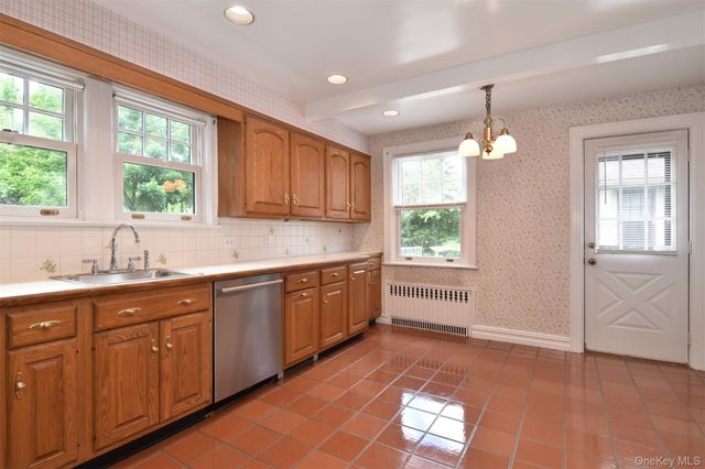 304 Crestwood Avenue, Tuckahoe, NY 10707