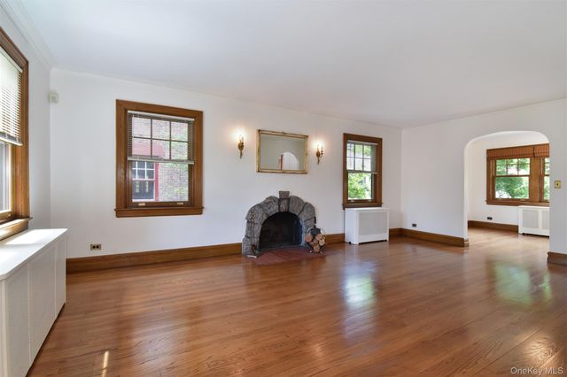 304 Crestwood Avenue, Tuckahoe, NY 10707