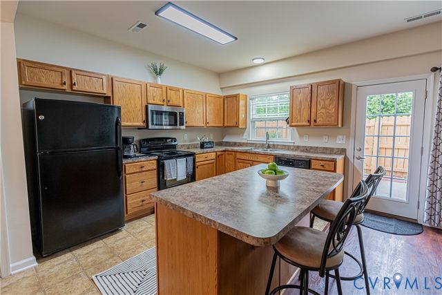911 Sweet Tessa Dr, Ashland, VA 23005