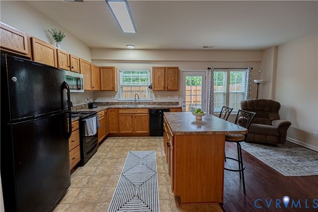 911 Sweet Tessa Dr, Ashland, VA 23005