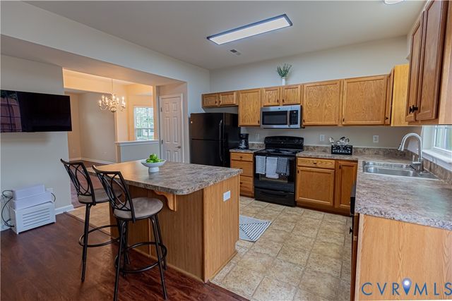 911 Sweet Tessa Dr, Ashland, VA 23005