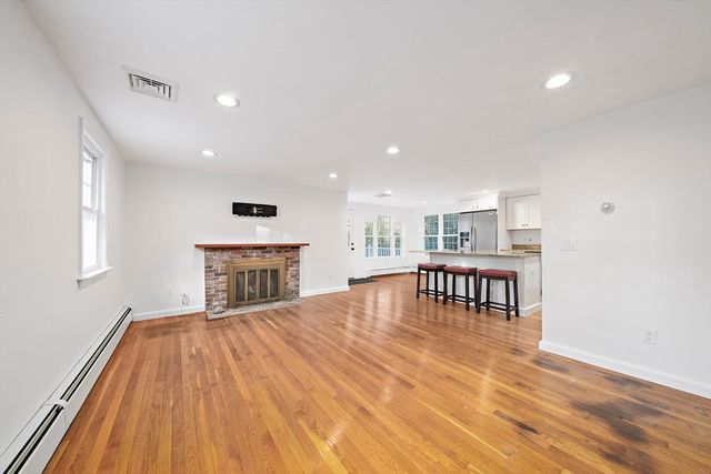 85 Grove St, Hanover, MA 02339