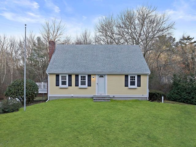 85 Grove St, Hanover, MA 02339