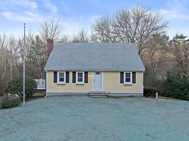 85 Grove St, Hanover, MA 02339