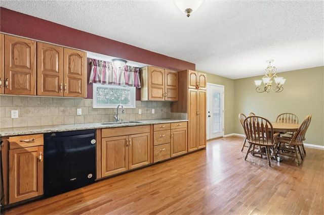 1207 S 104 Street, Edwardsville, KS 66111
