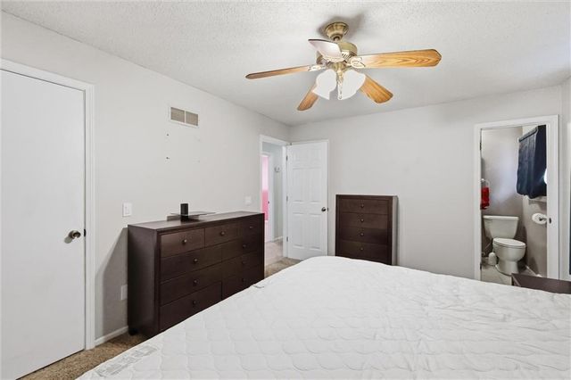 1207 S 104 Street, Edwardsville, KS 66111